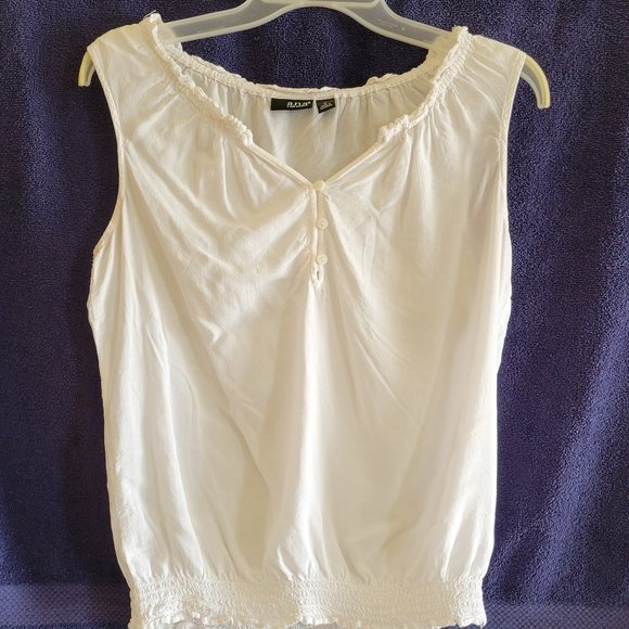 a.n.a (A New Approach) Medium, White - Picture 1 of 3